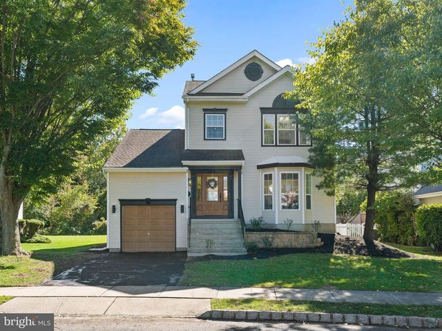 4 CHEROKEE TRL, Burlington, NJ 08016