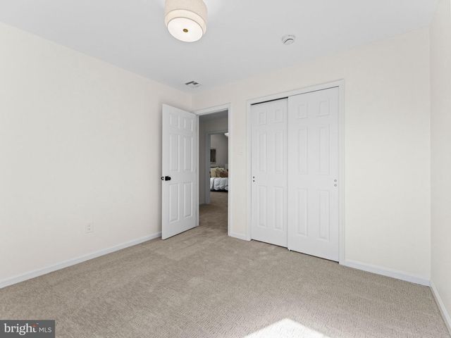 4 CHEROKEE TRL, Burlington, NJ 08016