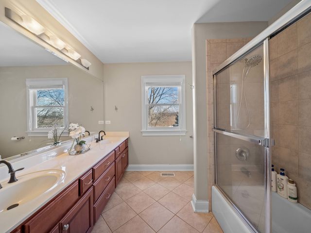 13203 Skyline Drive, Plainfield, IL 60585