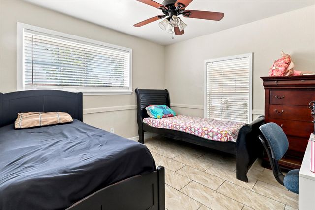 10810 Evangeline Drive, Houston, TX 77013