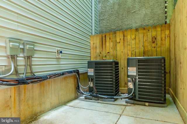 631 N PRESTON ST, Philadelphia, PA 19104