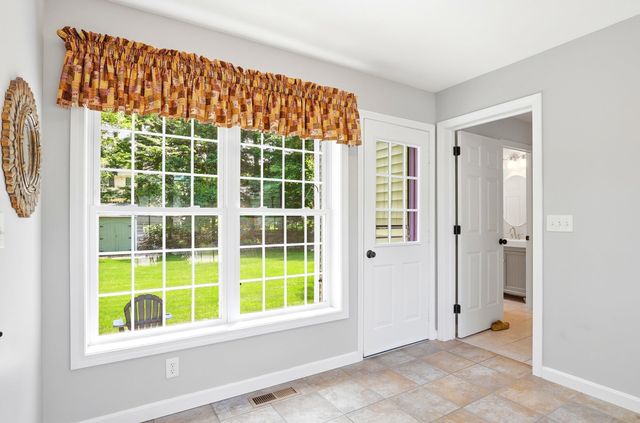 57 Lindsay Road, Hooksett, NH 03106