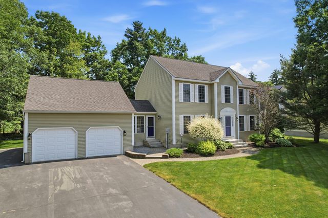 57 Lindsay Road, Hooksett, NH 03106