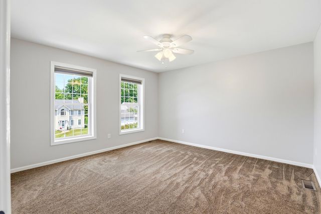 57 Lindsay Road, Hooksett, NH 03106