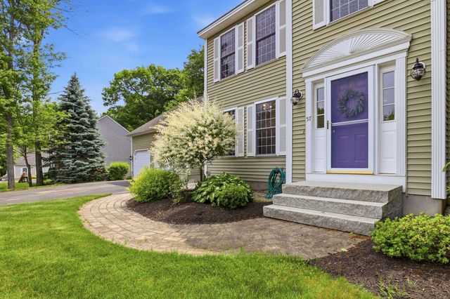 57 Lindsay Road, Hooksett, NH 03106