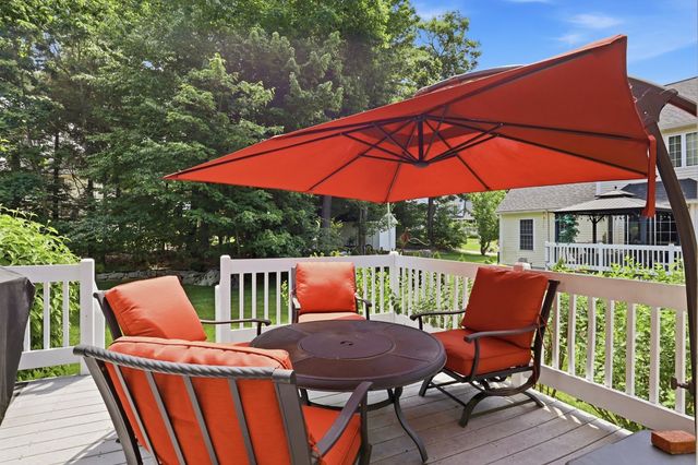 57 Lindsay Road, Hooksett, NH 03106