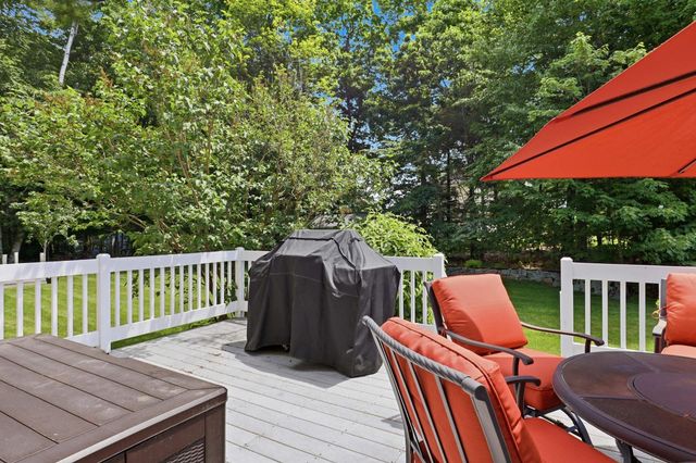 57 Lindsay Road, Hooksett, NH 03106