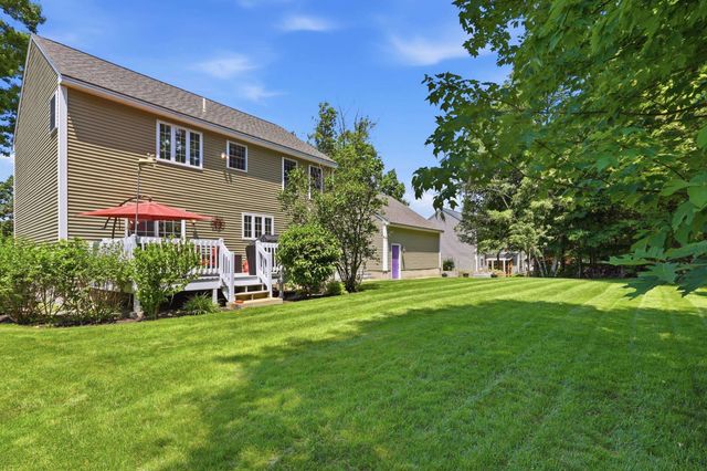57 Lindsay Road, Hooksett, NH 03106