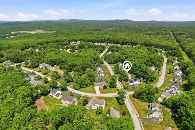 57 Lindsay Road, Hooksett, NH 03106