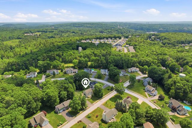 57 Lindsay Road, Hooksett, NH 03106