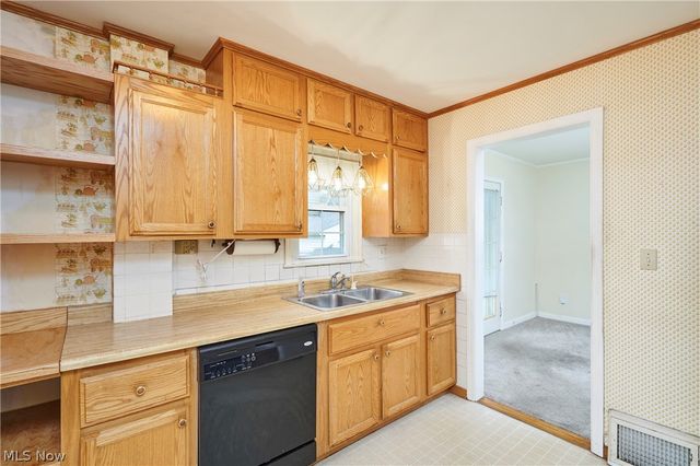 2491 8th Street, Cuyahoga Falls, OH 44221