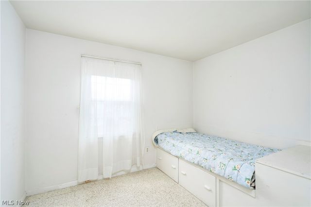 2491 8th Street, Cuyahoga Falls, OH 44221