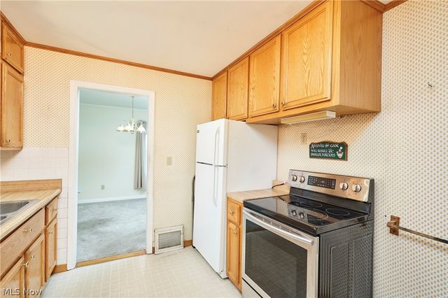 2491 8th Street, Cuyahoga Falls, OH 44221