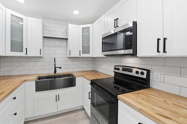 5345 AVON COURT, Orlando, FL 32807