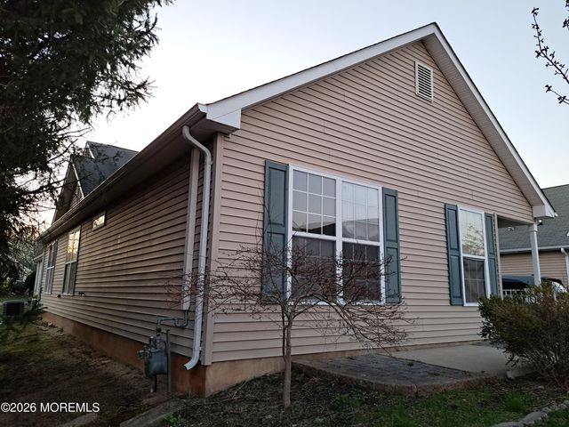 35 Fennel Court, Manchester, NJ 08759