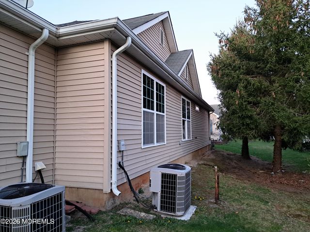 35 Fennel Court, Manchester, NJ 08759