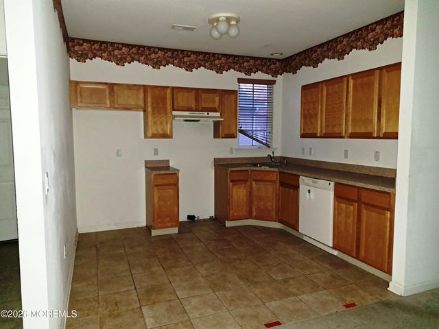35 Fennel Court, Manchester, NJ 08759