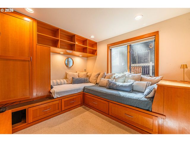 3010 Hendricks Hill Dr, Eugene, OR 97403