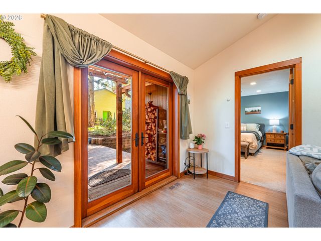 3010 Hendricks Hill Dr, Eugene, OR 97403