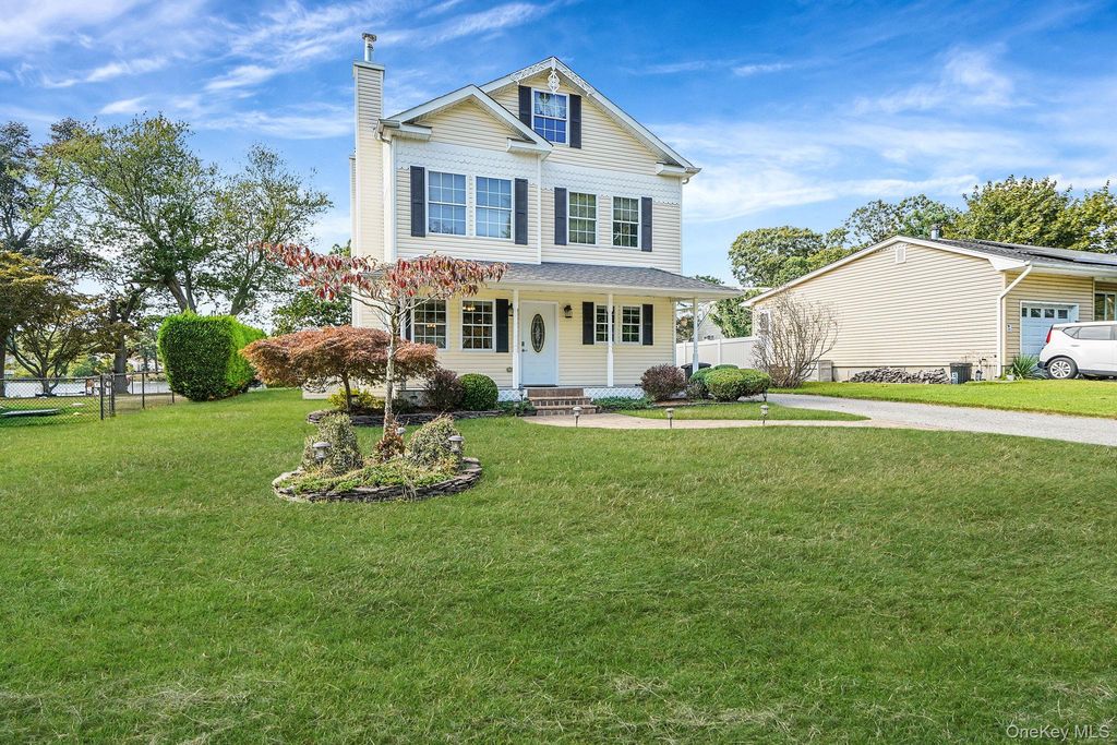 12 Maple Avenue, East Patchogue, NY 11772