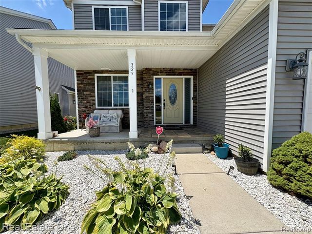 329 Beaver Run, Holly, MI 48442