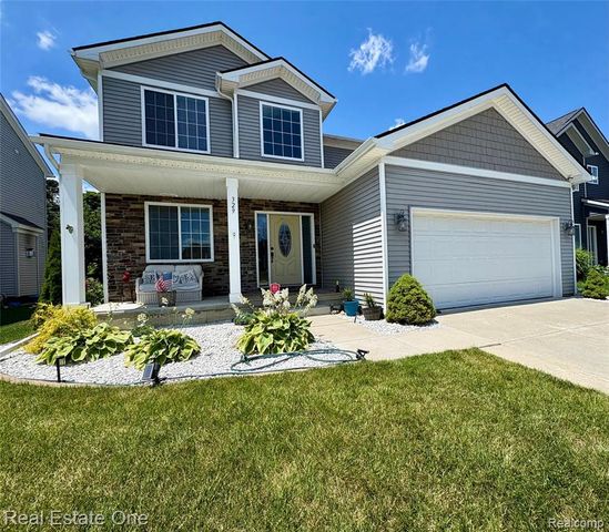 329 Beaver Run, Holly, MI 48442