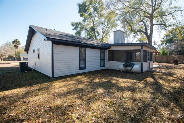 100 Pinedale Drive, St Marys, GA 31558