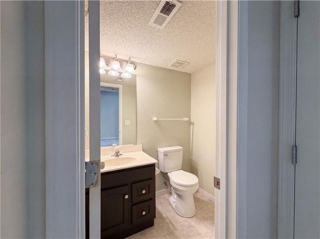 10559 E 46th Terrace, Kansas City, MO 64133