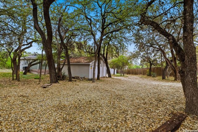 772 NW Pebble Beach Dr, Lakehills, TX 78063