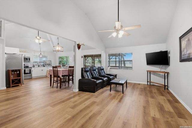 772 NW Pebble Beach Dr, Lakehills, TX 78063