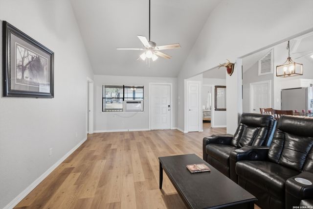 772 NW Pebble Beach Dr, Lakehills, TX 78063