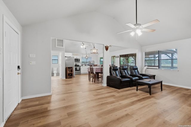 772 NW Pebble Beach Dr, Lakehills, TX 78063