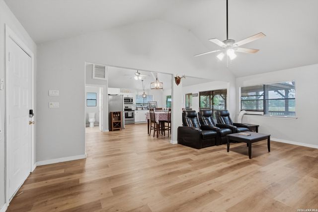 772 NW Pebble Beach Dr, Lakehills, TX 78063