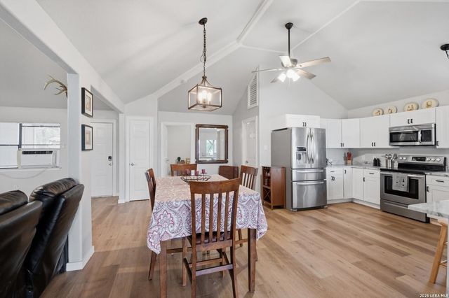 772 NW Pebble Beach Dr, Lakehills, TX 78063