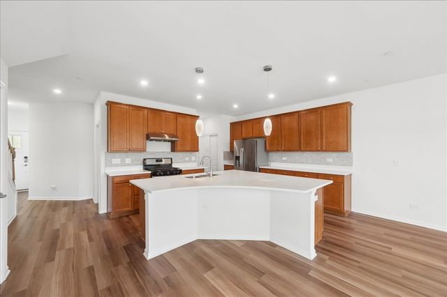 162 Waverly Court, Bloomingdale, IL 60108