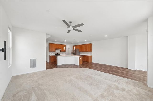 162 Waverly Court, Bloomingdale, IL 60108