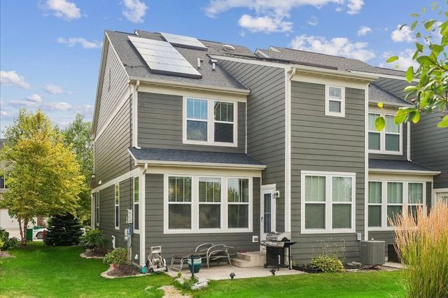 162 Waverly Court, Bloomingdale, IL 60108