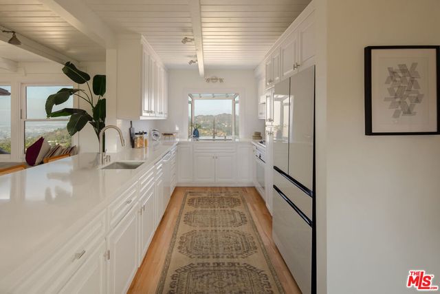 8595 Skyline Drive, Los Angeles, CA 90046