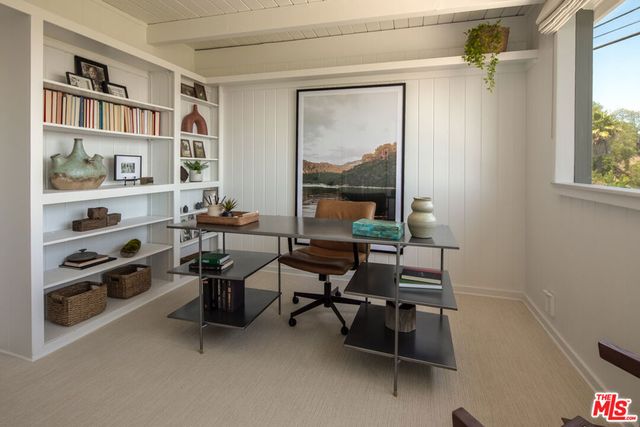 8595 Skyline Drive, Los Angeles, CA 90046