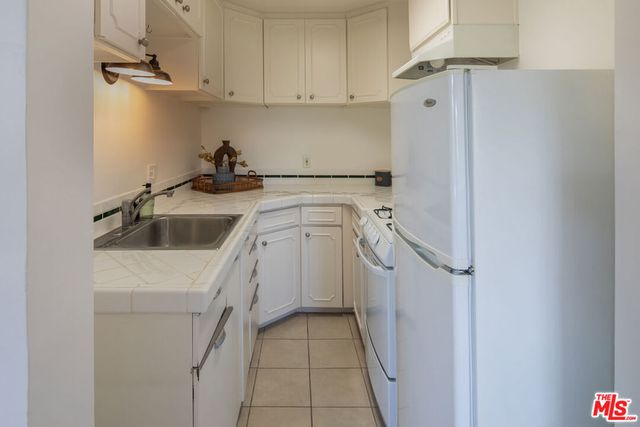8595 Skyline Drive, Los Angeles, CA 90046