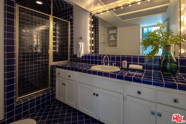 8595 Skyline Drive, Los Angeles, CA 90046