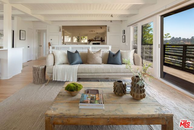 8595 Skyline Drive, Los Angeles, CA 90046