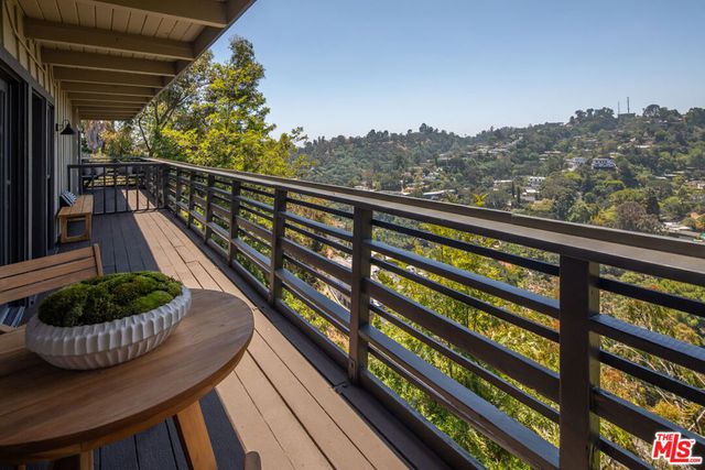 8595 Skyline Drive, Los Angeles, CA 90046