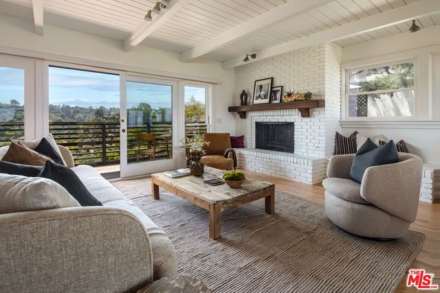 8595 Skyline Drive, Los Angeles, CA 90046