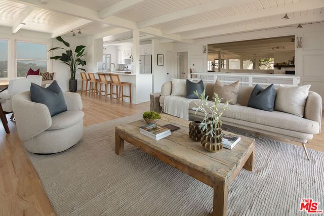 8595 Skyline Drive, Los Angeles, CA 90046