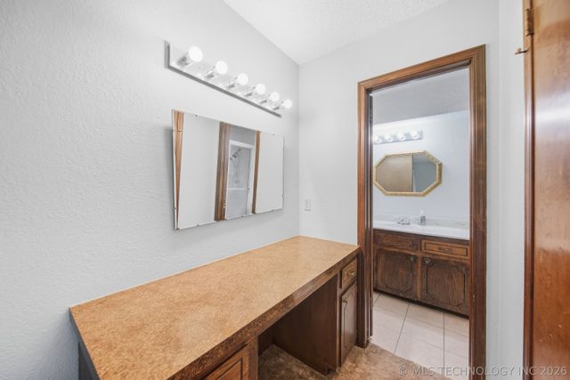 1011 E Teresa Avenue, Sapulpa, OK 74066
