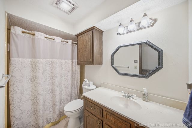 1011 E Teresa Avenue, Sapulpa, OK 74066