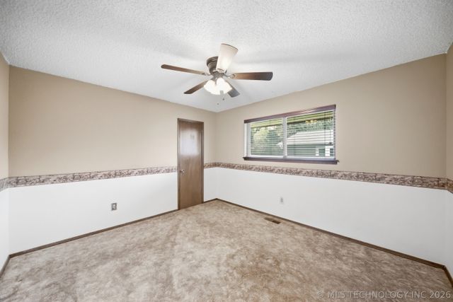 1011 E Teresa Avenue, Sapulpa, OK 74066