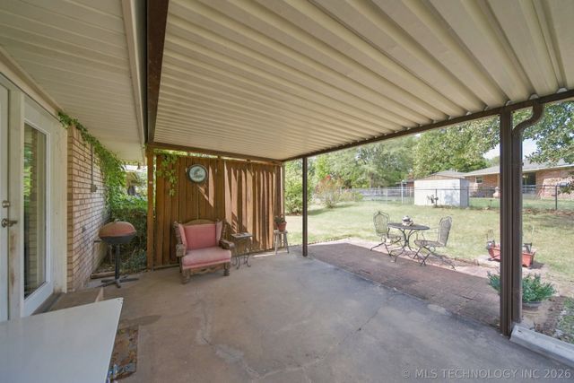 1011 E Teresa Avenue, Sapulpa, OK 74066