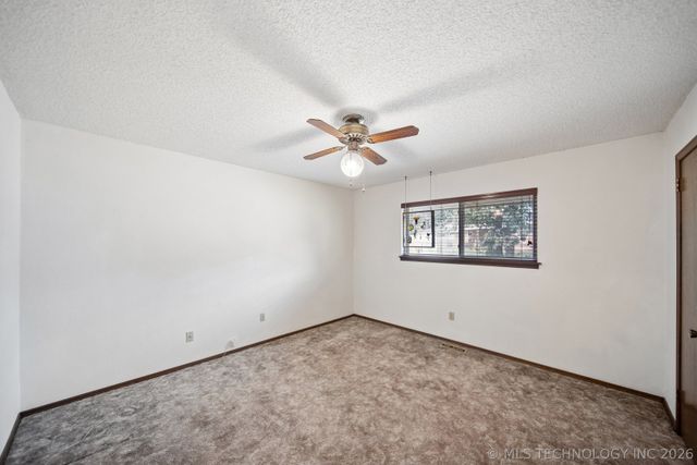 1011 E Teresa Avenue, Sapulpa, OK 74066